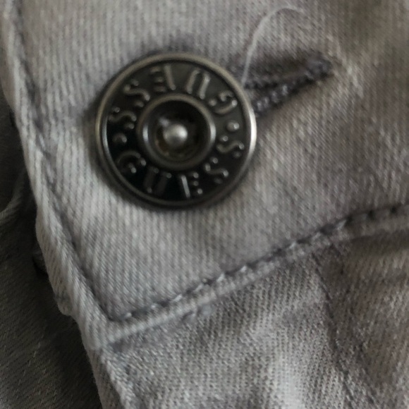 VintageGuess Light Gray jeans with fringe bottom-27” by 32” like new shape - Picture 2 of 11